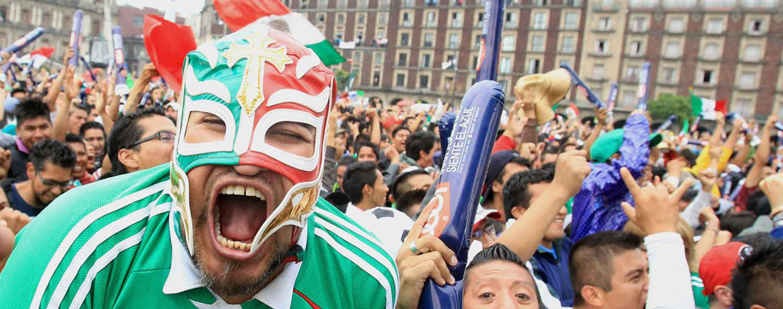 El mexicano se vuelve más mexicano festejando