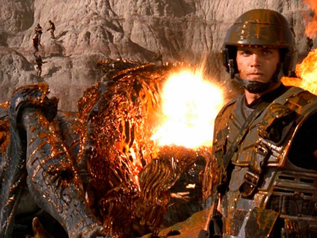 Juega gotcha láser mientras ves Starship Troopers en el Autocinema de Polanco