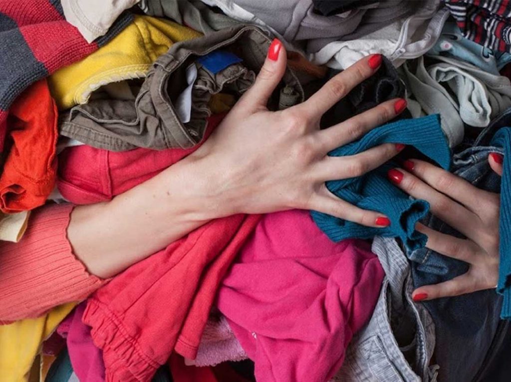 Dónde reciclar lo que ya no necesitas: ropa, pilas, papel y medicamentos