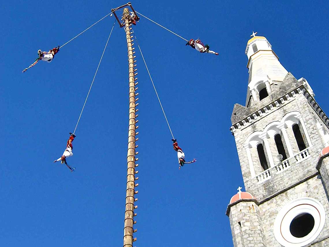 Disfruta de lucha libre, eventos culturales, muestras gastronómicas, pirotecnia, música, cursos de capacitación en la Feria del Acajete 2016 en Puebla.