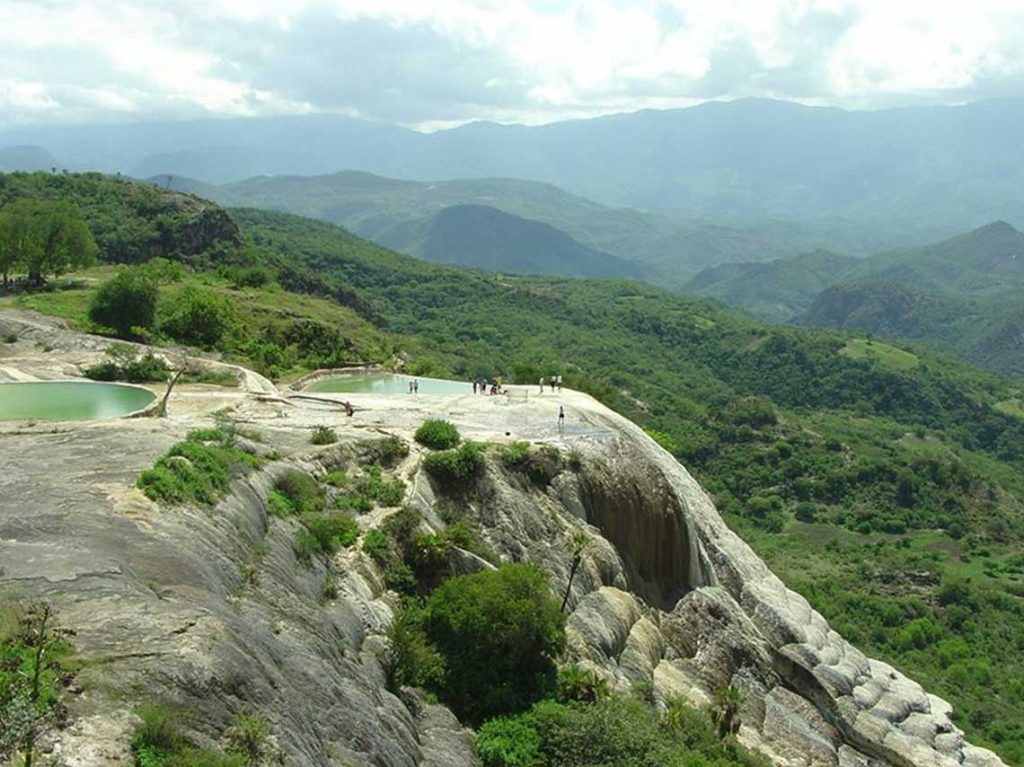 Sumérgete en la tranquilidad de Hierve el agua, Oaxaca