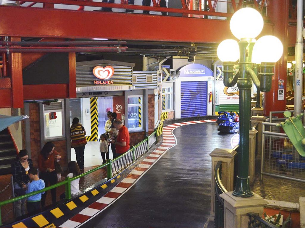 Noche de adultos en Kidzania