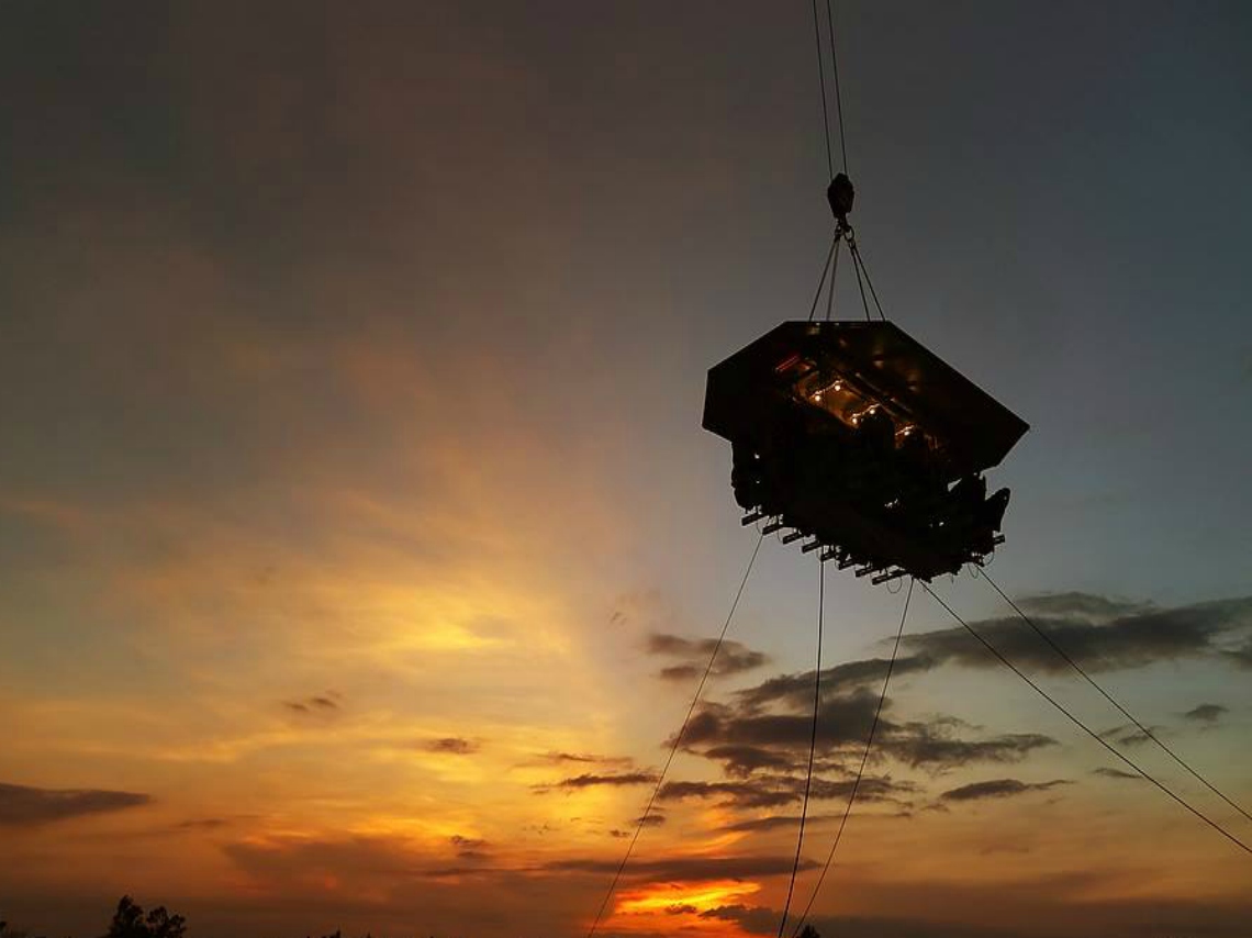 Dinner in the sky. Foto: Dinner in the Sky / Black Crown Facebook