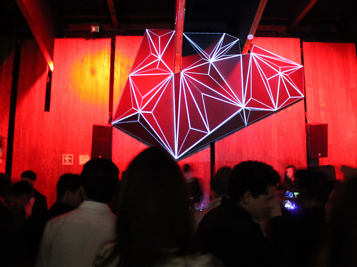 Re-apertura de Mono: un bar con experiencia sensorial