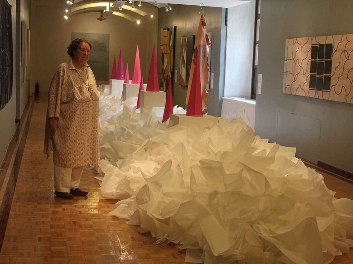 Exposición Fragile Values: obras hechas con papel tratan de mostrarnos la fragilidad del mundo representada en papel con 51 obras 