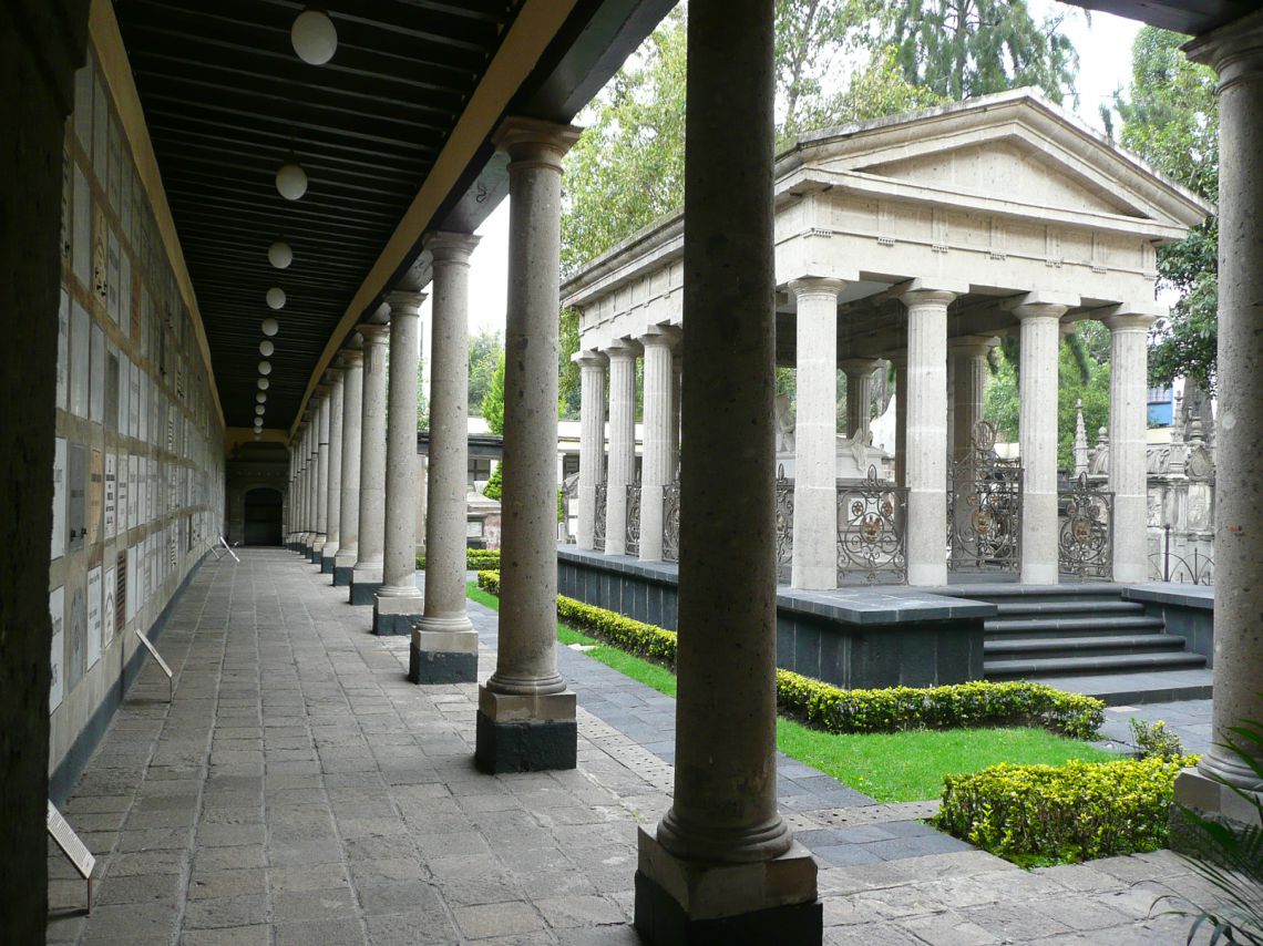 Mausoleos en el DF