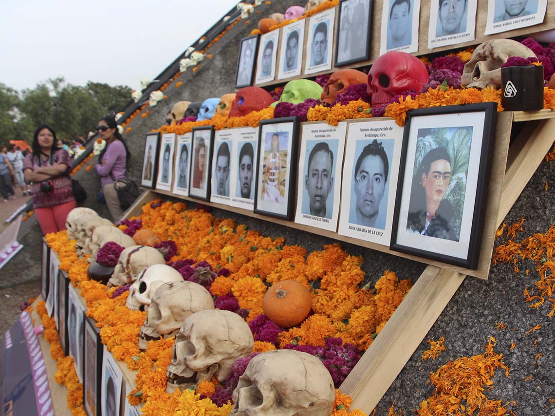 mega ofrenda del zocalo 2016