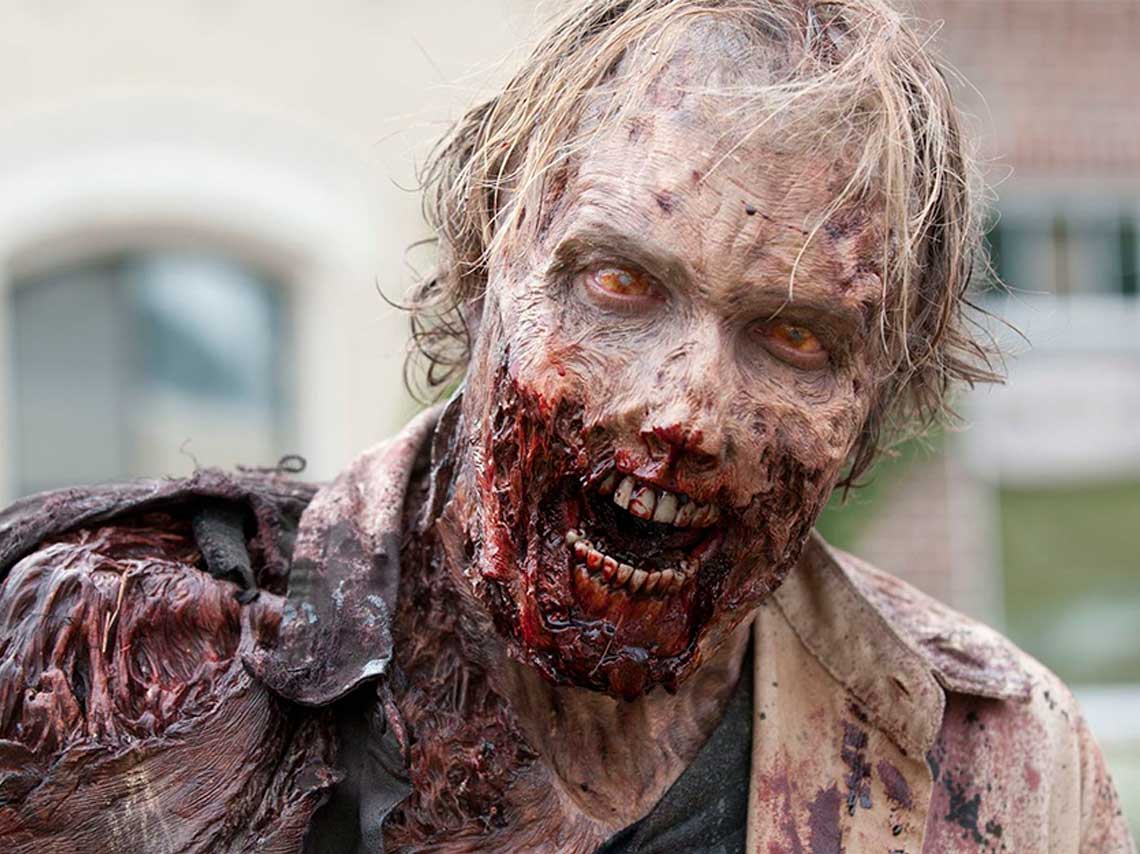 Mata a todos los zombies que puedas, corre, resuelve acertijos para salir del cuarto y vive un apocalipsis zombie en este gotcha de zombies "Tom 2"