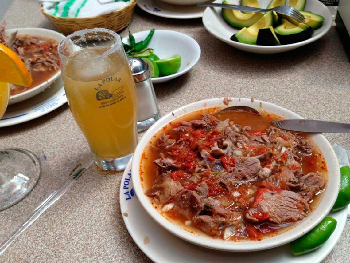 Para ver el Mundial: ¡chelas y birria desde las 7 de la mañana!