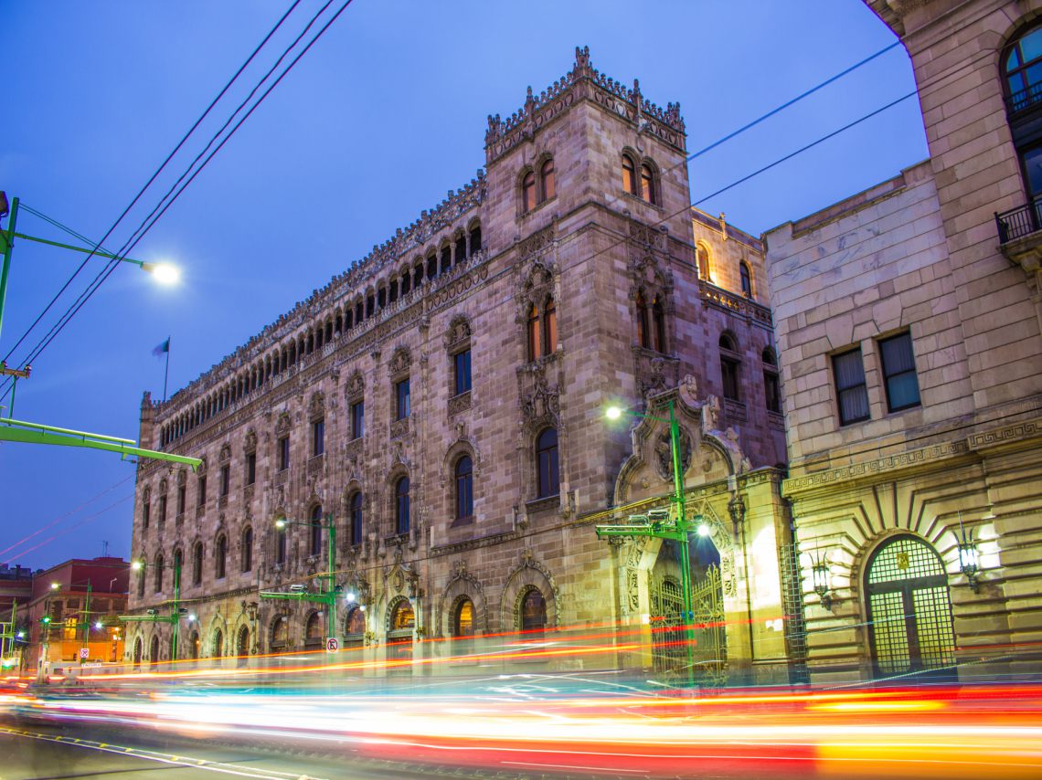 Palacios iluminados en el DF