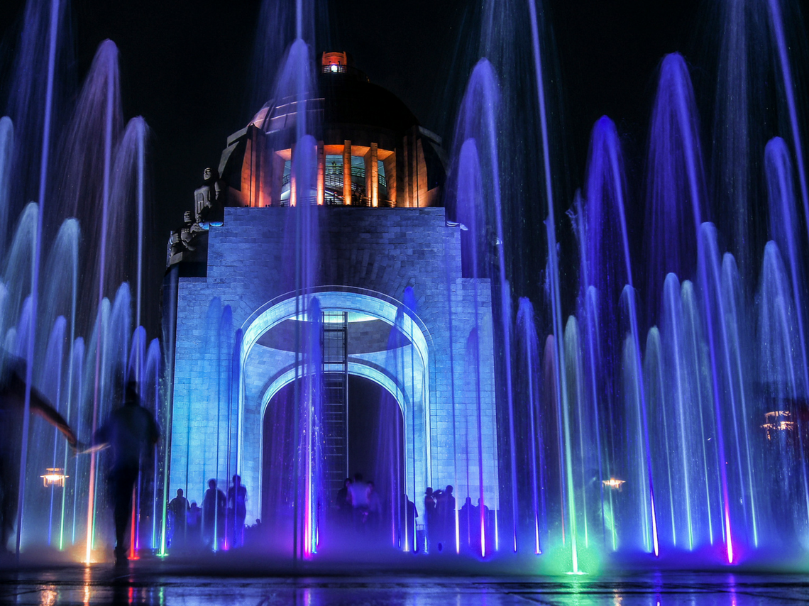 Dónde ver fuentes luminosas en la Ciudad de México