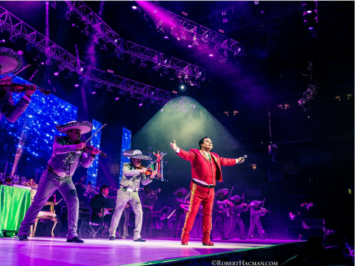 Gran homenaje a Juan Gabriel en el Foro Pegaso