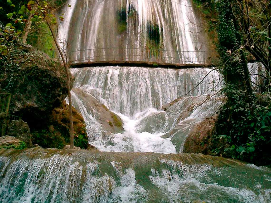 Buscamos cinco actividades y atracciones ecoturísticas en Puebla como sumergirte en una poza con forma de pata de perro, explorar el interior de una gruta