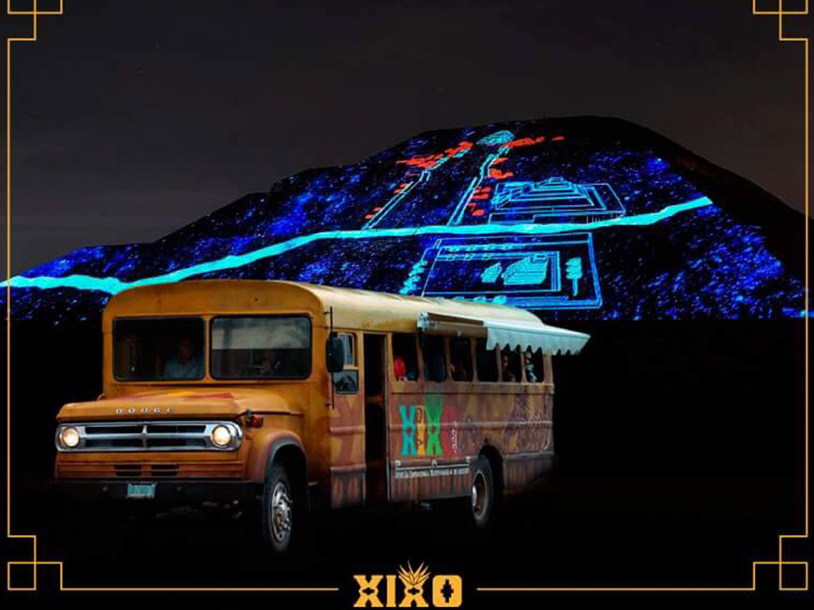 Party Bus en Teotihuacán con guía, mariachis y leyendas