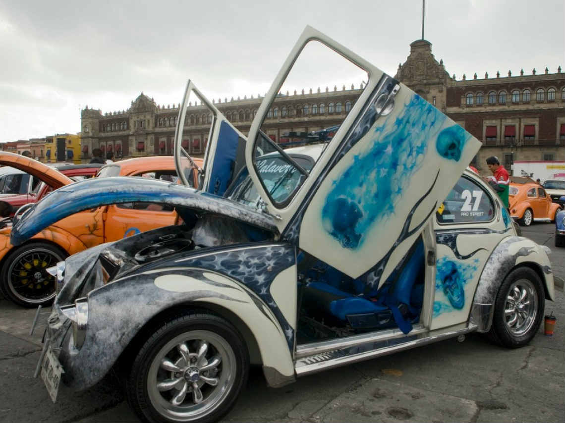 Festival de autos en el Zócalo