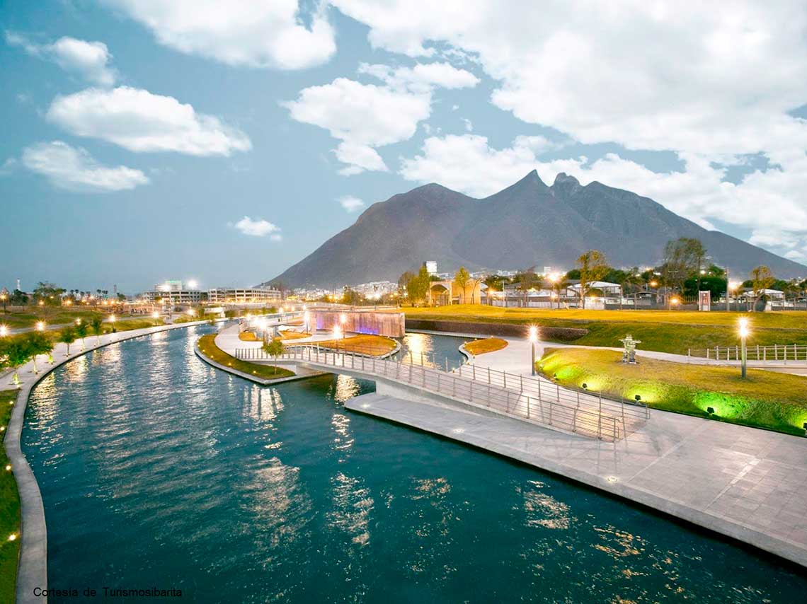 Navega dentro de un pantano, cruza un bosque en lancha, recorre el centro de la ciudad en un lago y descubre estos paisajes escondidos en México.