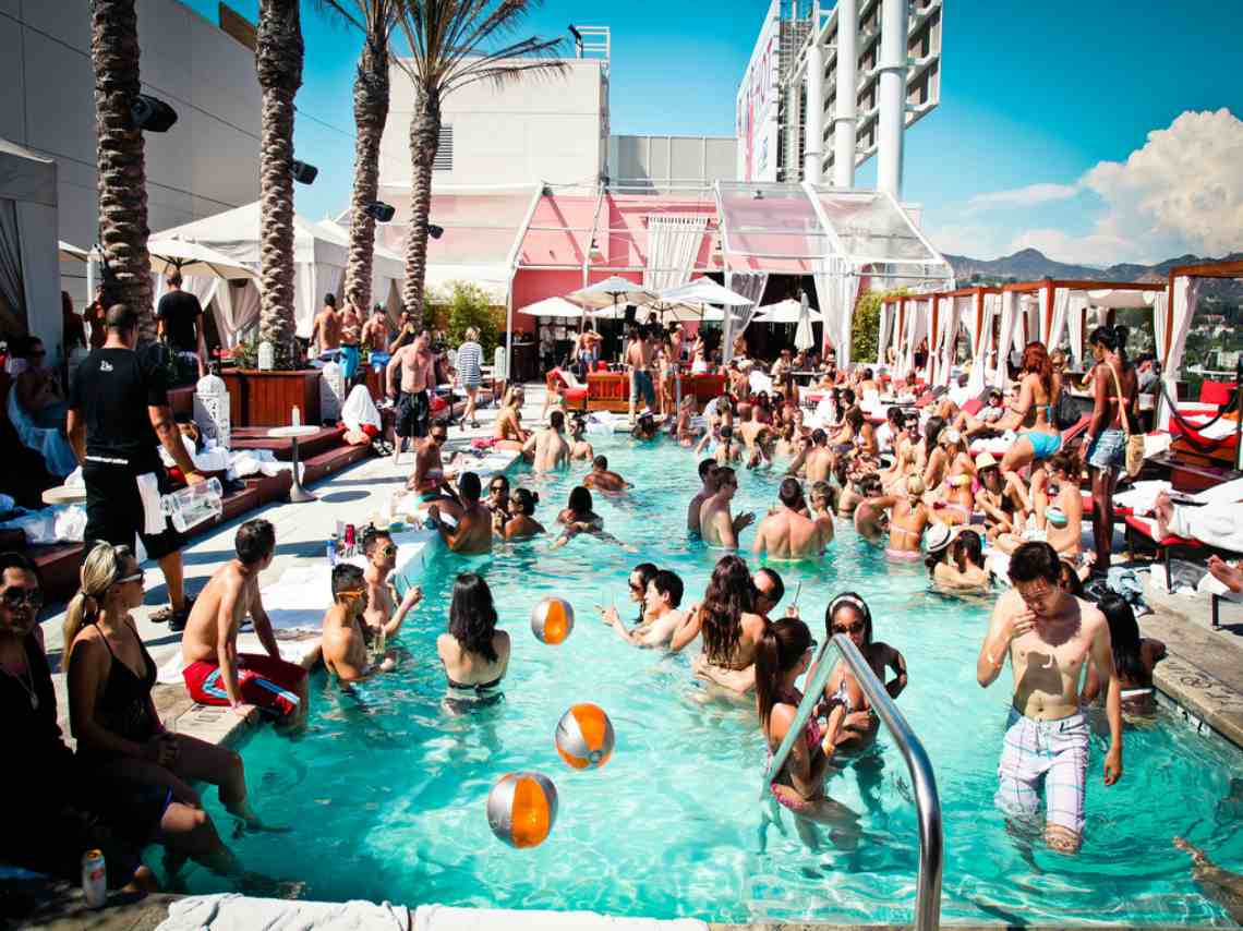 Todos a la Pool Party de Tráfico en Distrito Capital