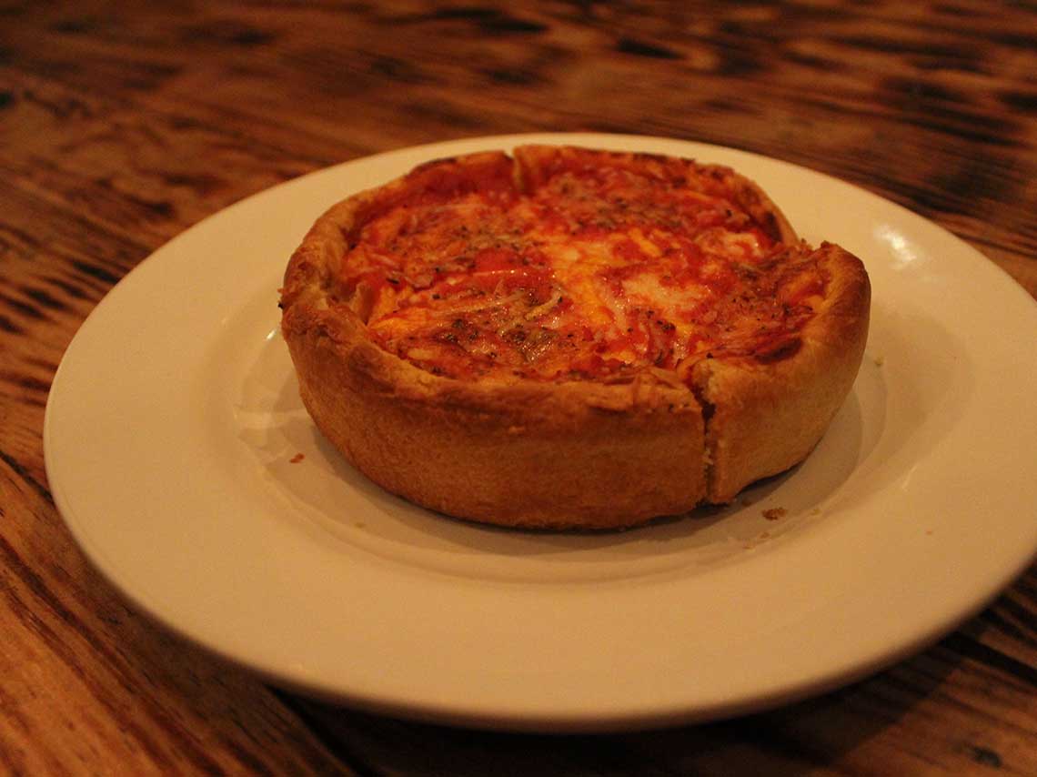 pizza-ginos-east-estilo-chicago-en-mexico-la-original-9
