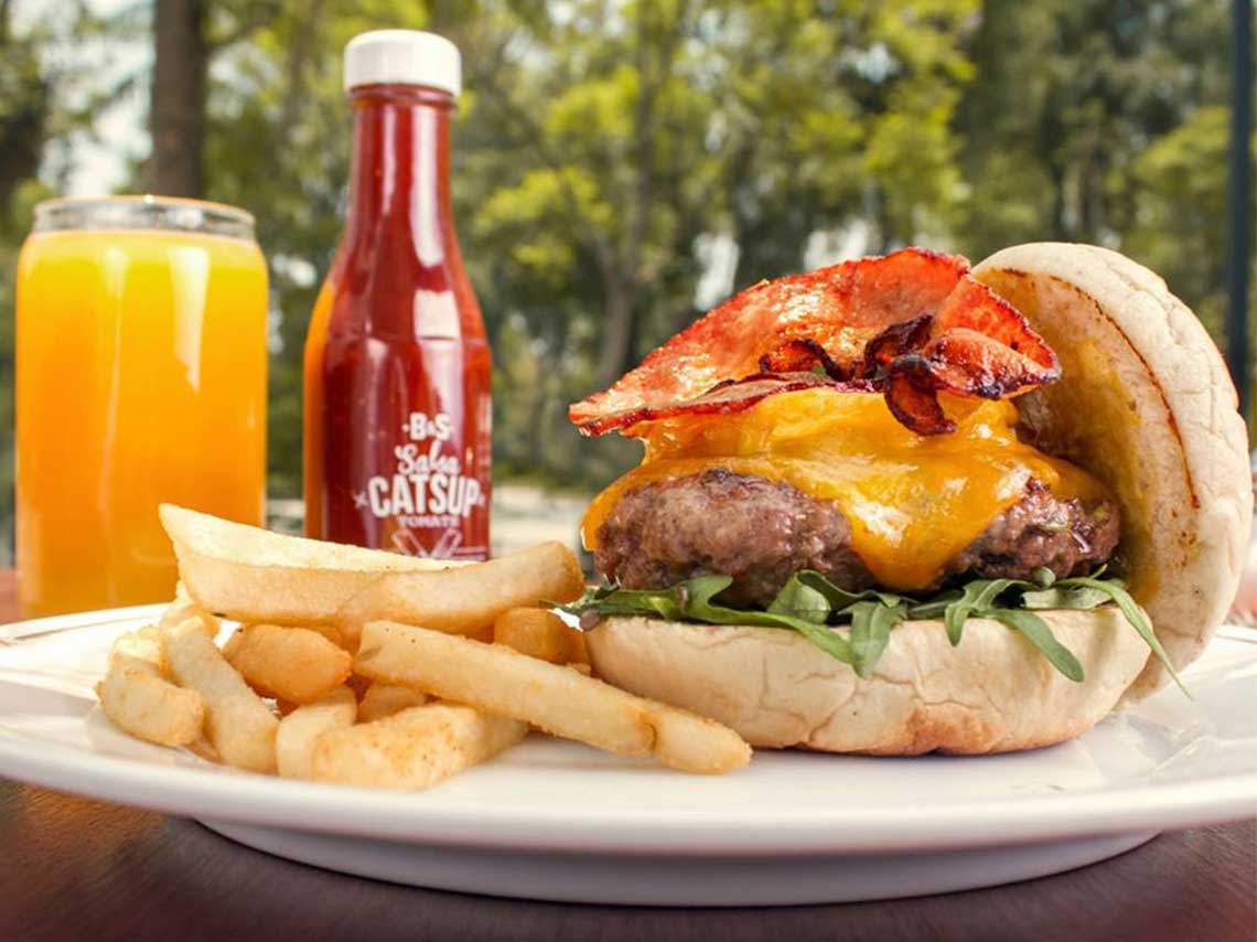 5to-aniversario-de-butches-sons-al-aire-libre-habra-hamburguesas-a-mas-no-poder-07