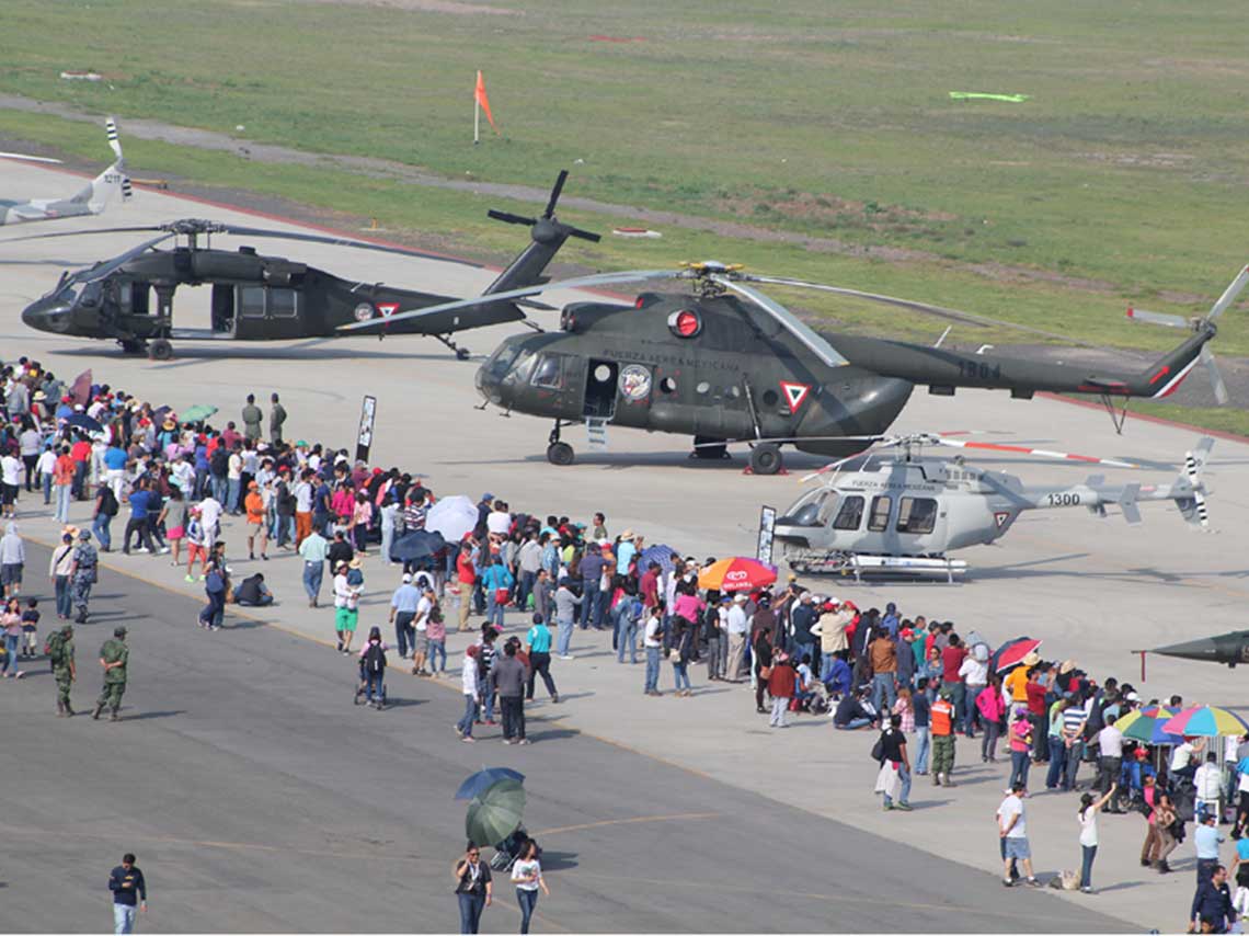 Espectáculo de aviones de la Fuerza Aérea con Feria Aeroespacial 2