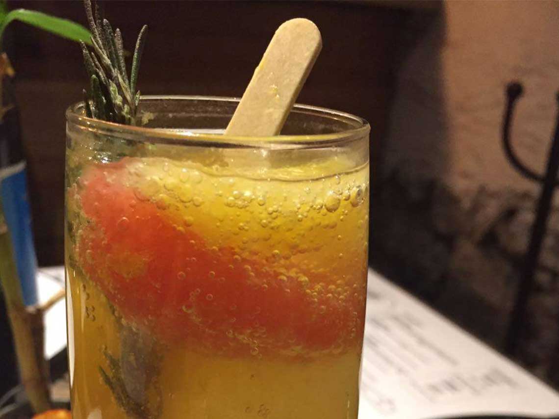 Lugares con bebidas refrescantes: mimosa con paleta, clamato con cacahuates y más 3