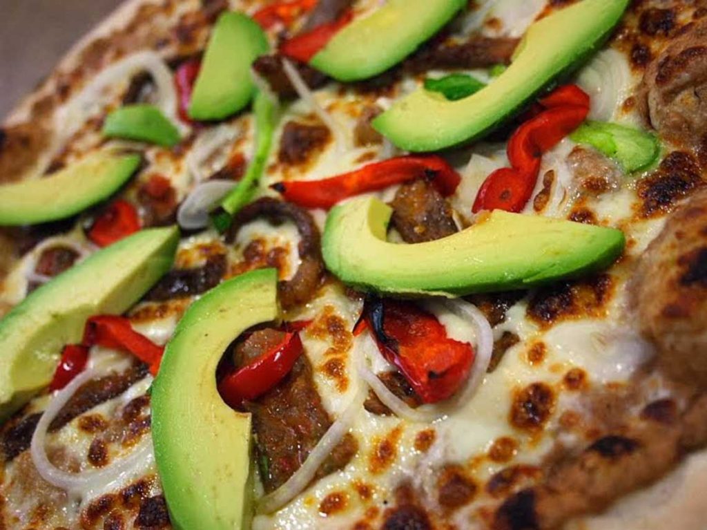 lugares con pizza de aguacate