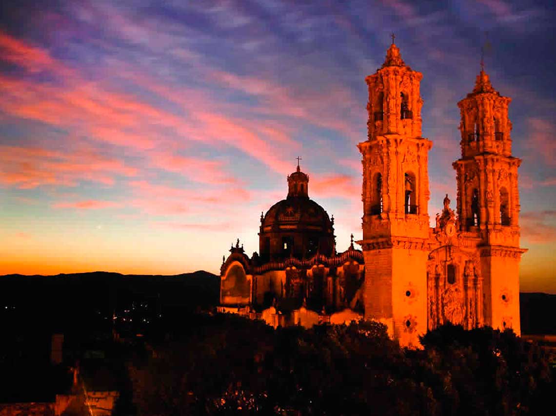 Viajes para mamá cerca de CDMX ¡Llévala de compras a Taxco! 0