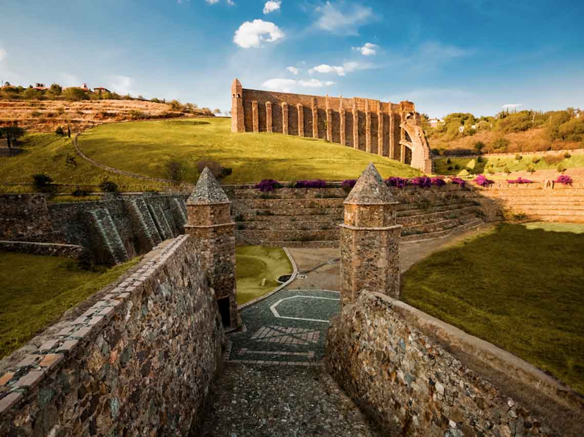 Viajes para mamá cerca de CDMX ¡Llévala de compras a Taxco! 2