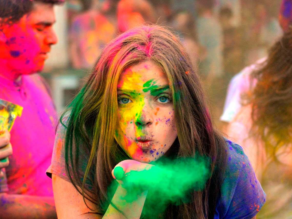 Yoga Color Fest: un día zen ¡entre polvos Holi!