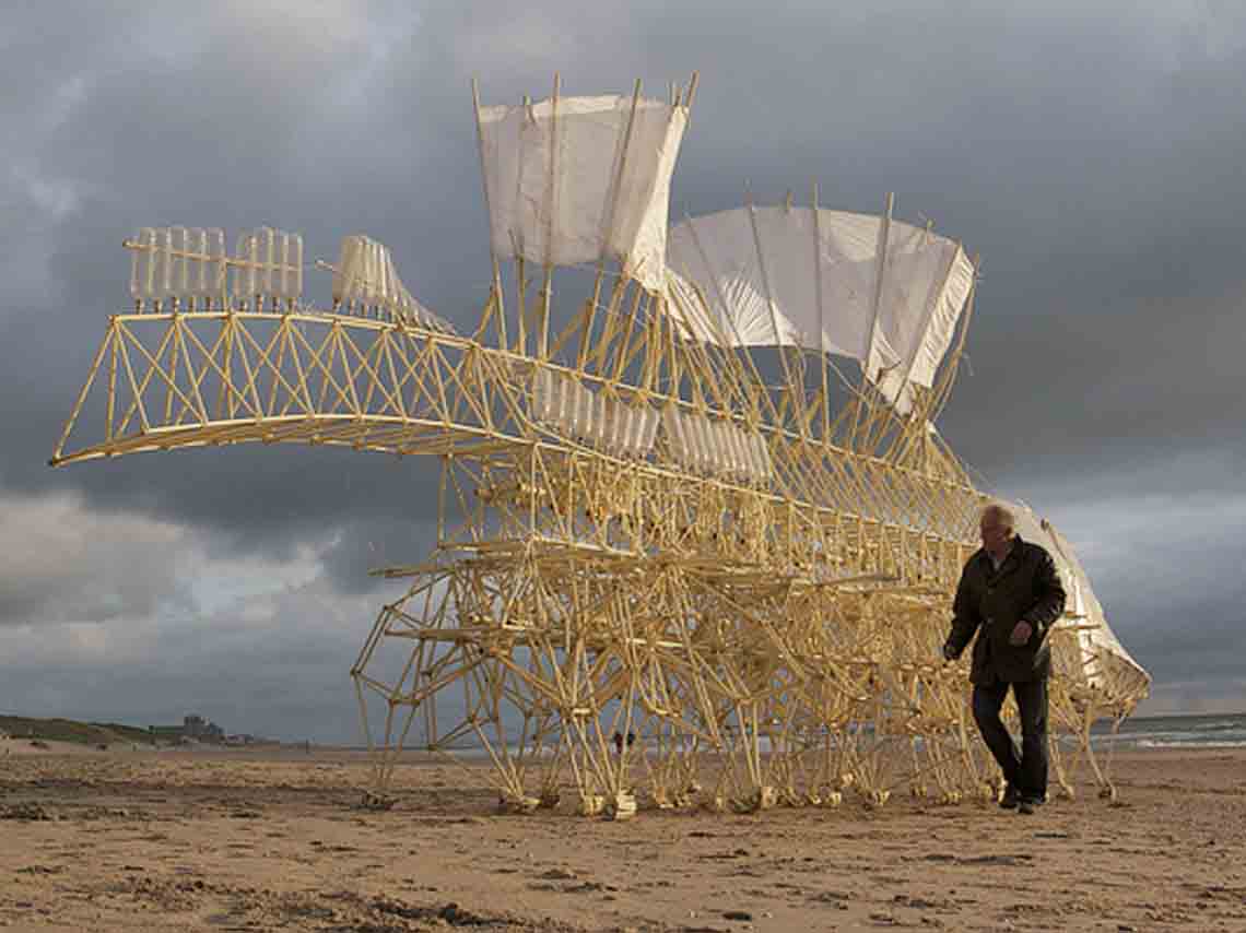 Asombrosas Criaturas en México 2017 con Theo Jansen