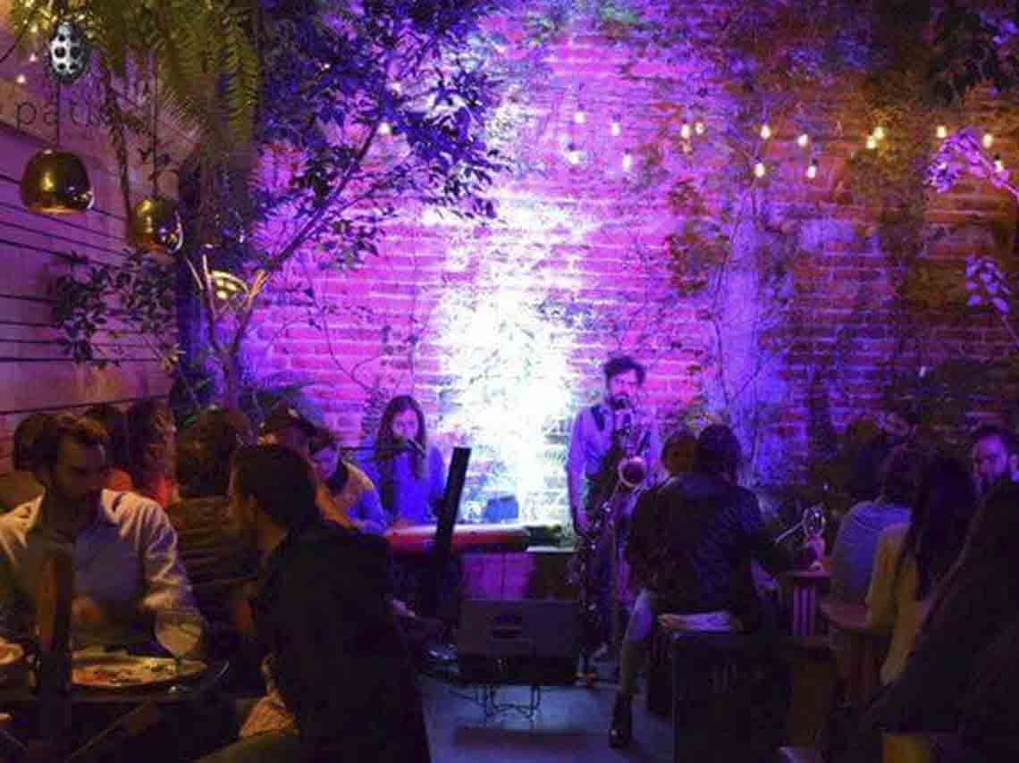 Lugares para precopear en CDMX Bares tranquilos con tragos 02