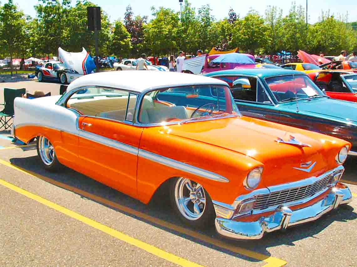 Exhibición de autos clásicos Thunderbird en San Ángel