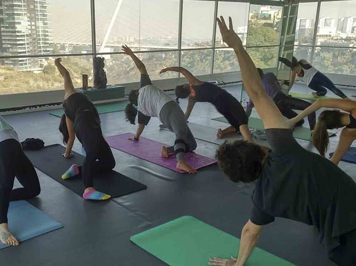 lugares para hacer yoga en cdmx escuelas y clases al aire libre 02