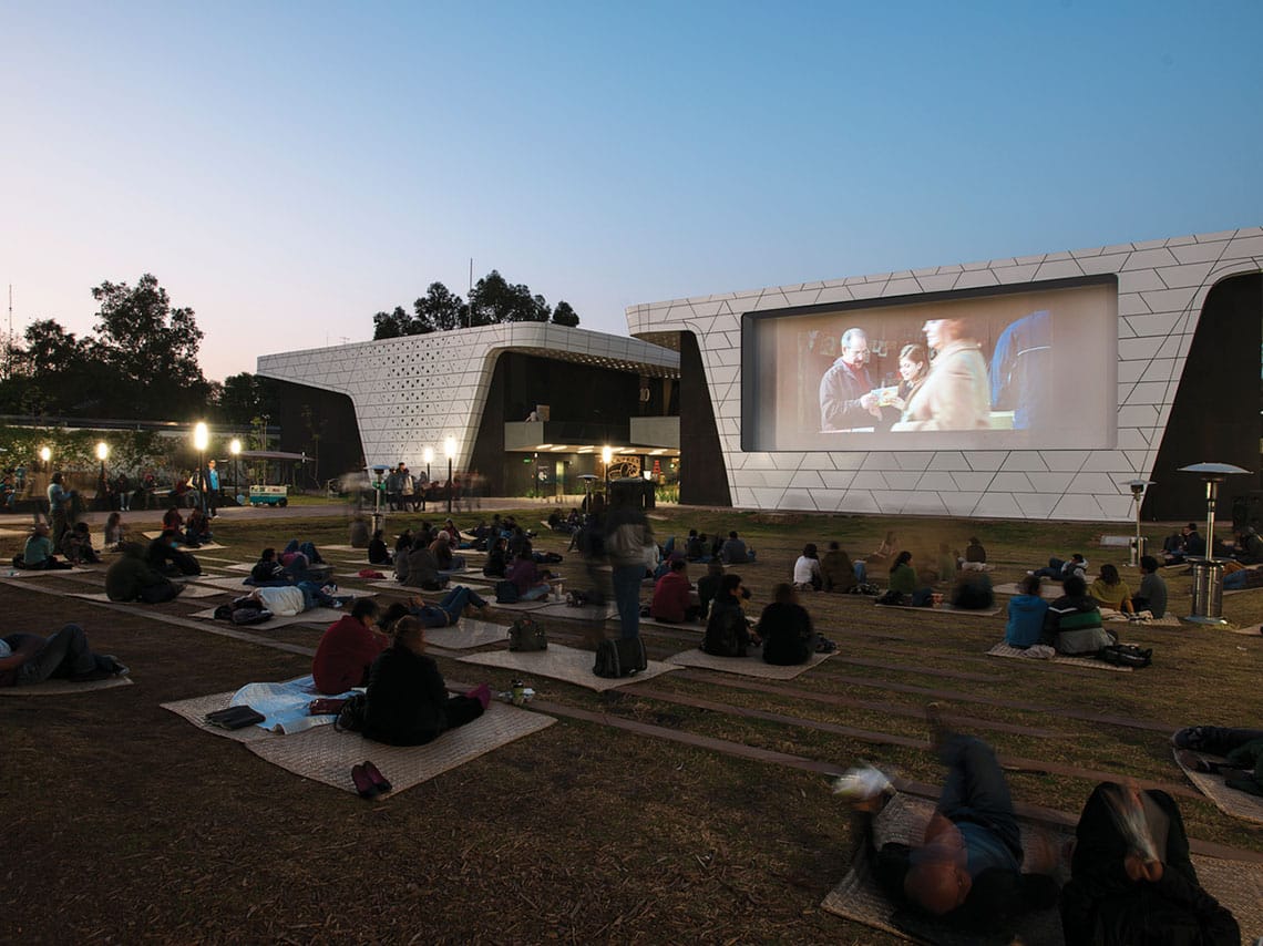 Cine al aire libre en CDMX ¡en una lancha, auto o azotea!