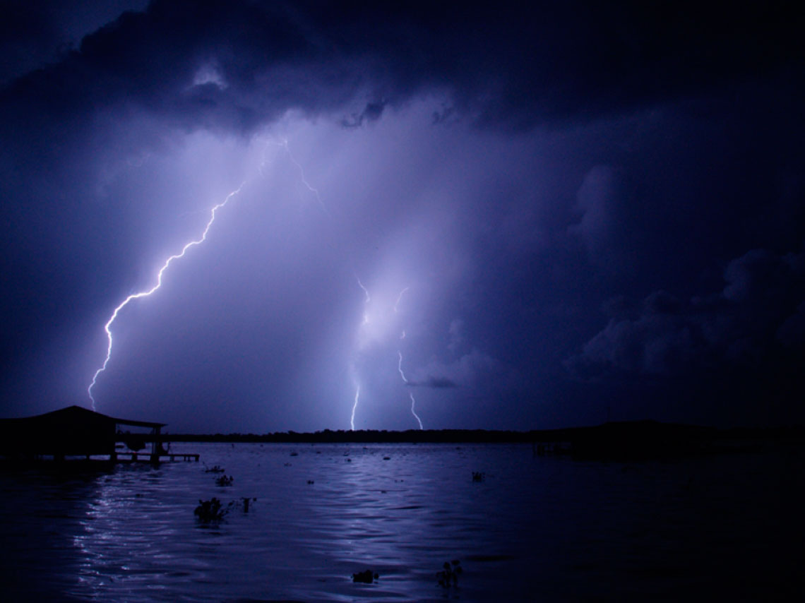 Fenómenos naturales nocturnos en el mundo ¡cuevas y playas que brillan! 1