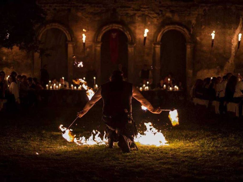 cena medieval al estilo Game Of Thrones