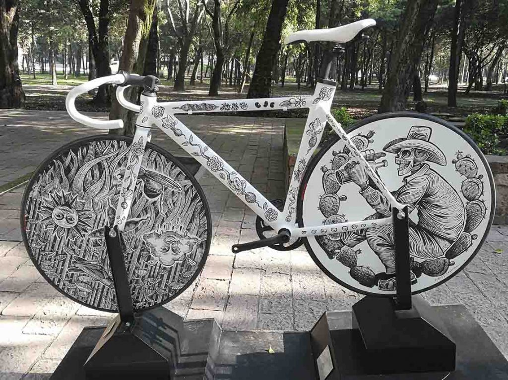 Tour de Francia en CDMX expo bicicletas en Reforma