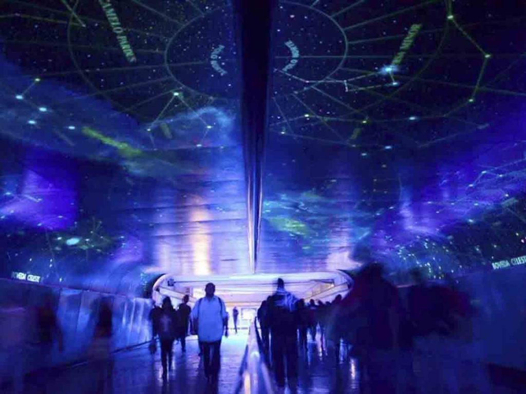 TÃºnel de la Ciencia Metro La Raza