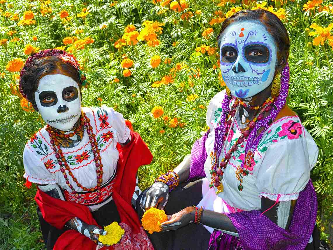 La Catrina en Trajinera 2017 en Xochimilco con mariachis 1