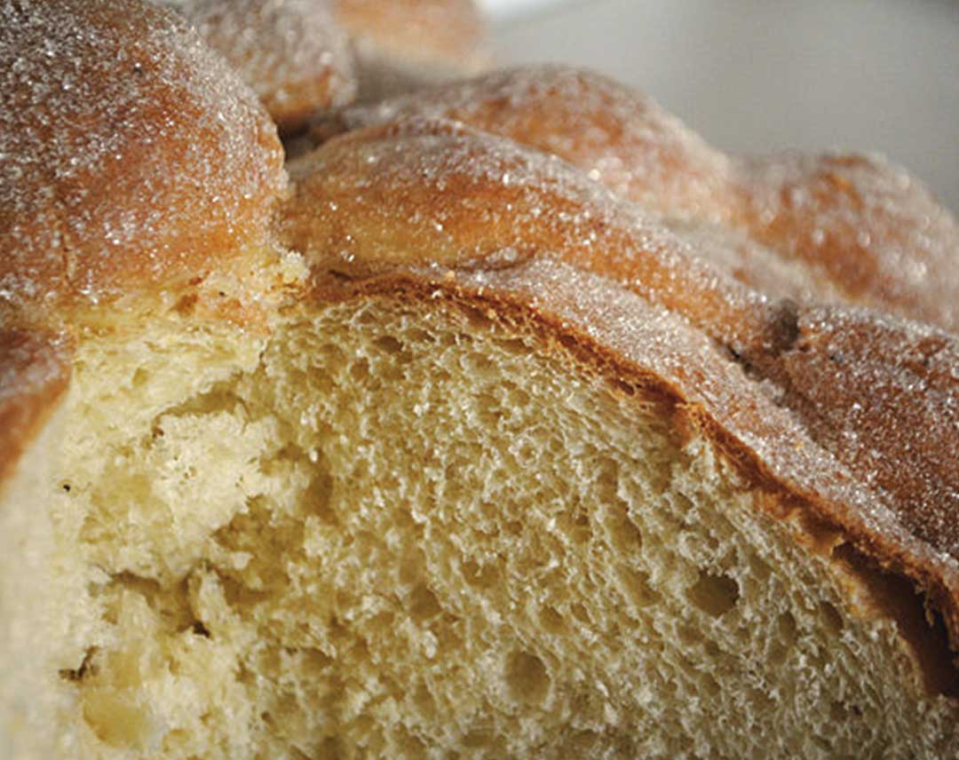 Disfruta pan de muerto de verdad con promociones de miedo