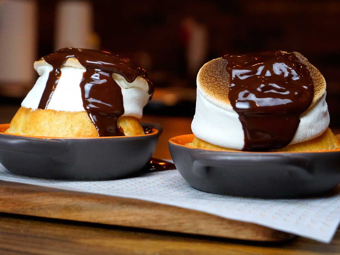 Lugares con waffles exóticos en CDMX ¡rellenos de helado! 4