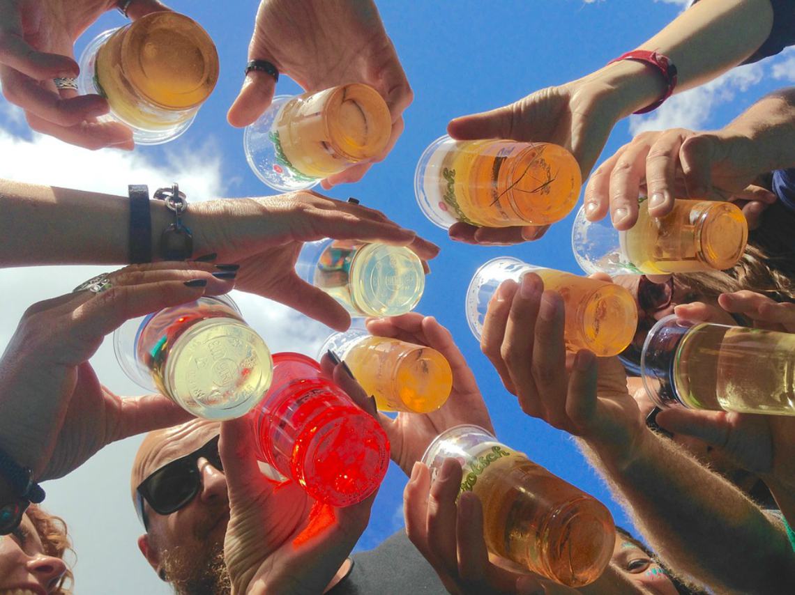 El mejor juego para beber con amigos 🍻 Lo podéis conseguir en