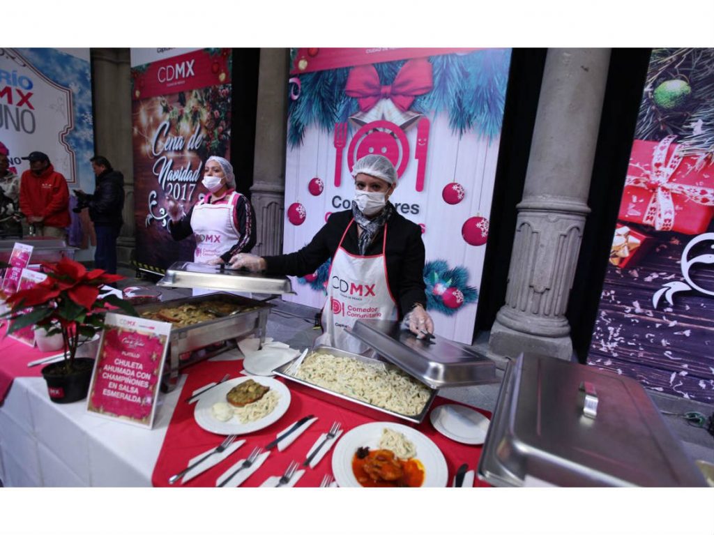 Cena de Navidad gratis en el Zocalo 2017