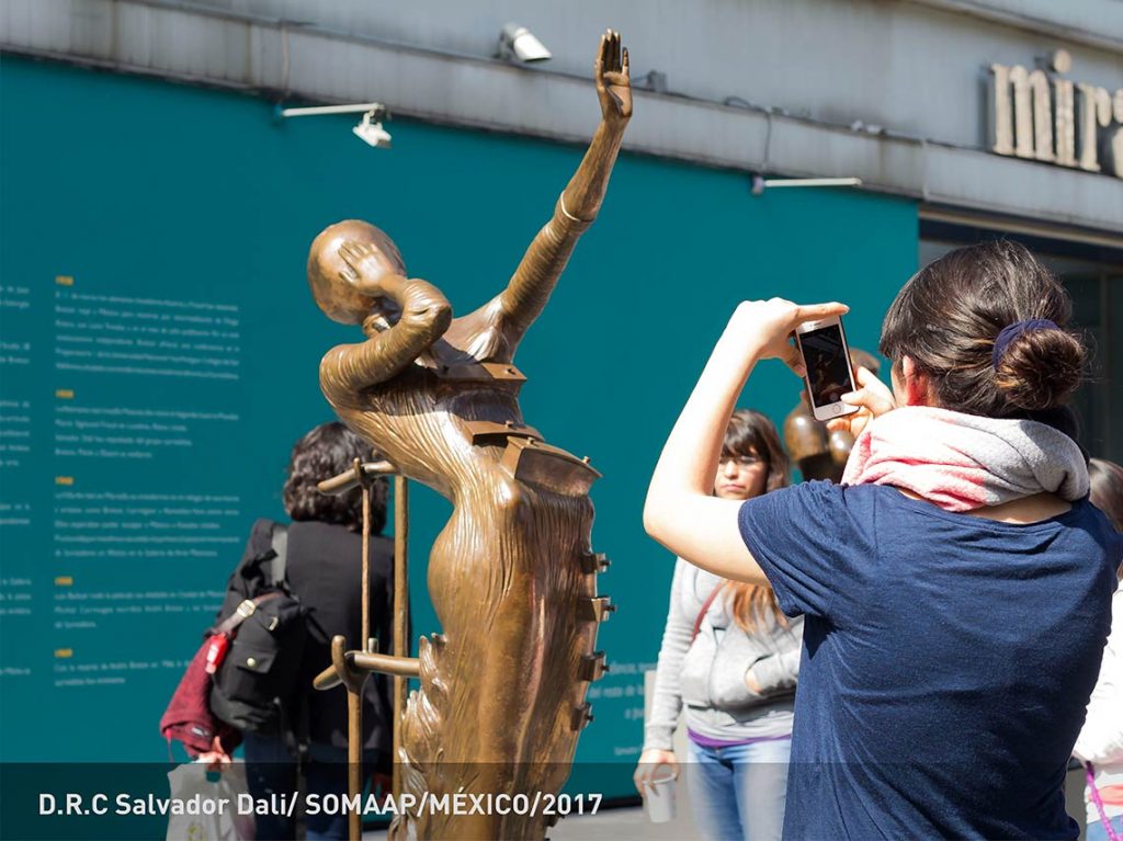 Esculturas de dalí están en el Centro Histórico