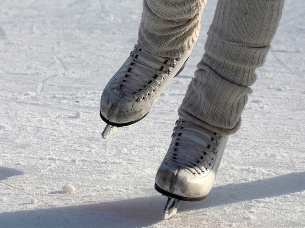 pista de hielo en la Glorieta de Insurgentes 2017