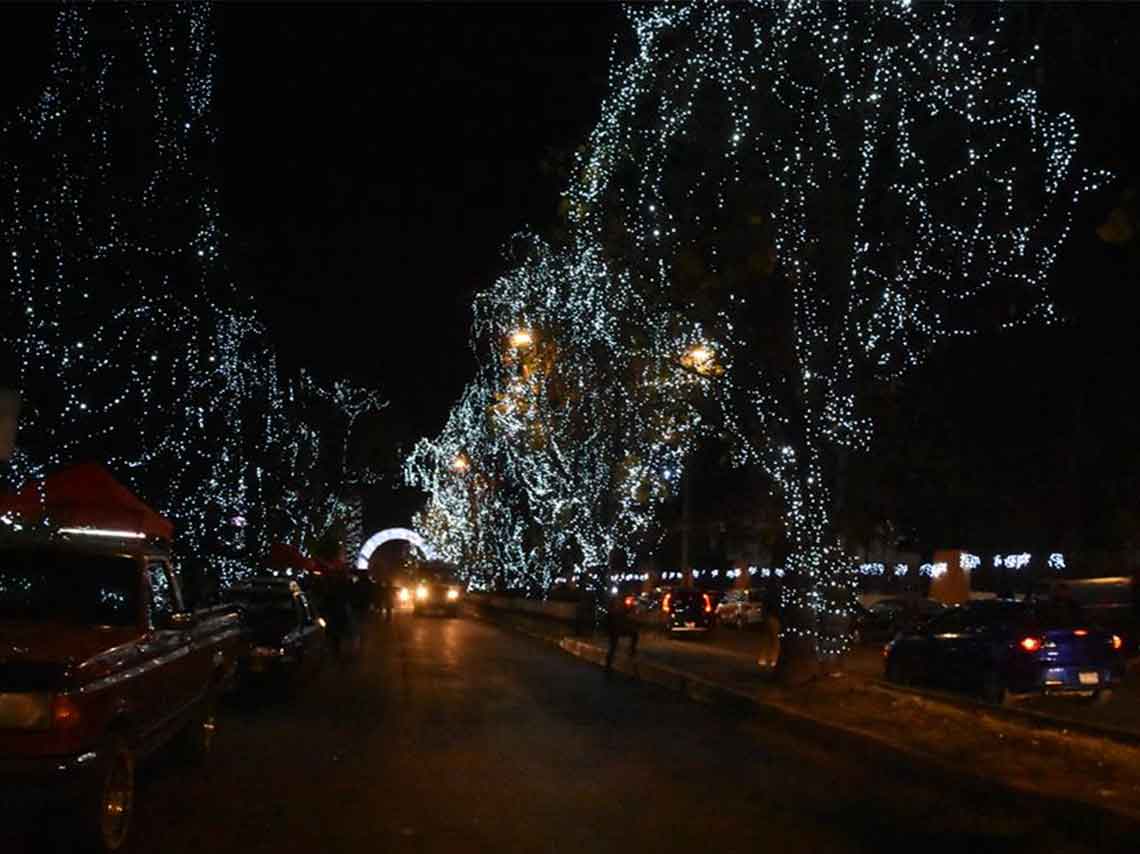 Villa Iluminada en Avenida Industrial Militar 2017 en CDMX 0