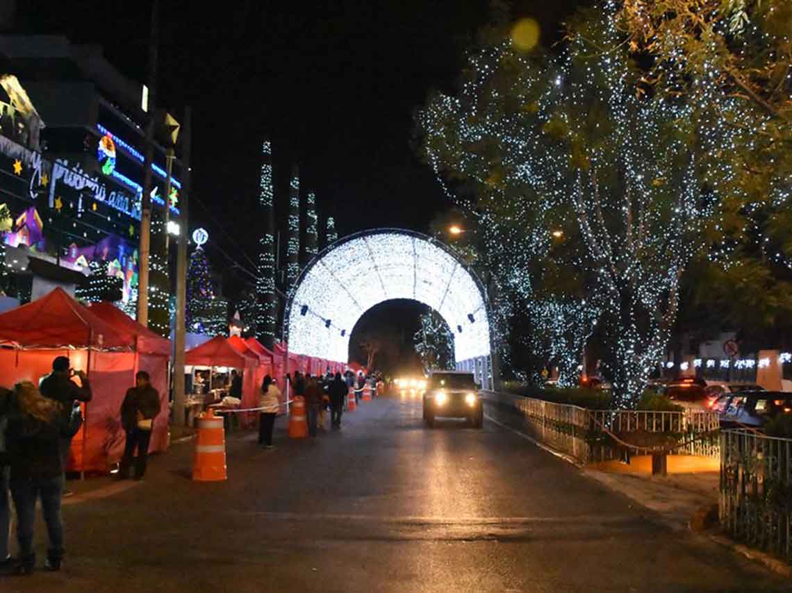 Villa Iluminada en Avenida Industrial Militar 2017 en CDMX 1