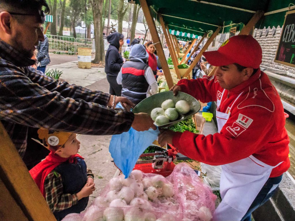 Mercado de Trueque 2018 Lleva tu basura y sal con frutas y verduras