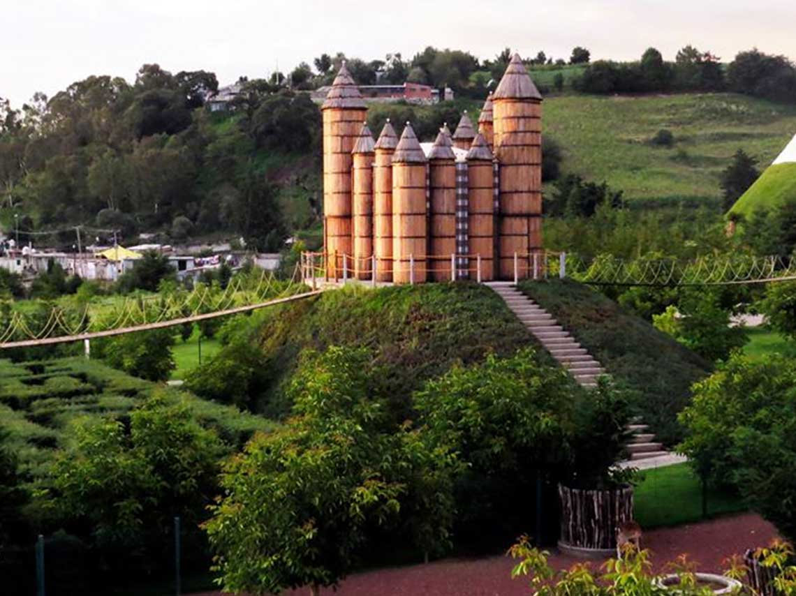 Volcanic Park: el parque con laberintos, castillos y puentes flotantes