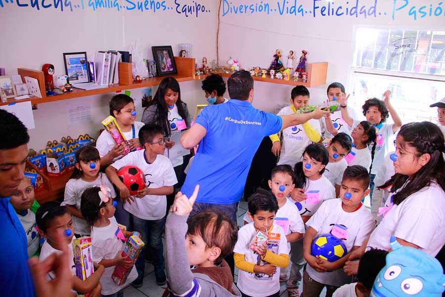 La caravana de combis que te hará revivir tu infancia 3